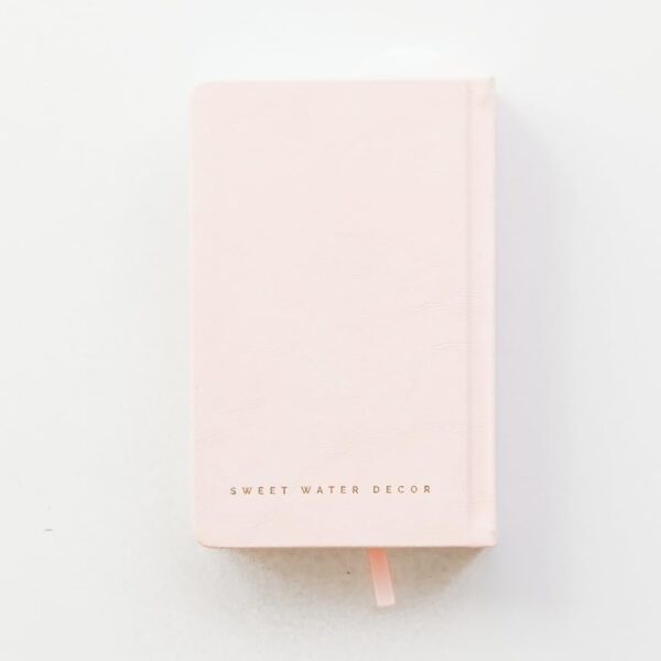Sweet Water Decor Mom's One Line A Day Journal - Daily Memory Keepsake Book For Moms - 366 Lined Pages To Write Down Memories, Special Moments, and More - Mother's Day and Baby Shower Gifts for Moms - Image 5